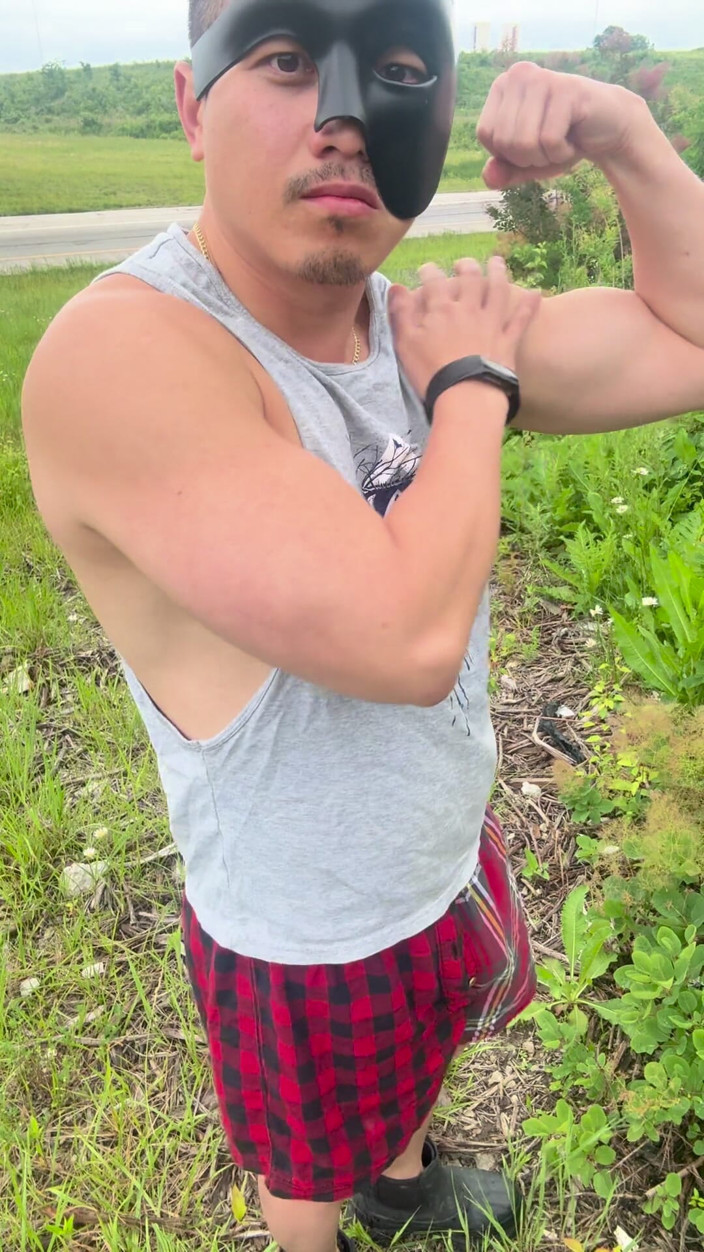 Barenakedmuscles: Muscular Asian Hunk Strips and Flexes Naked by the Highway...