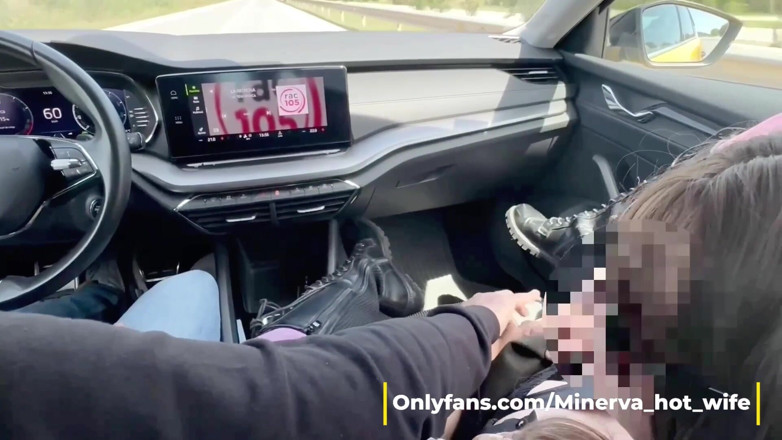 Minerva: Esposa paga táxi com um boquete Motorista de táxi ejacula...