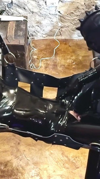 Extrémní potěšení pro Gloomy, část 2 - Alex Latex.mp4