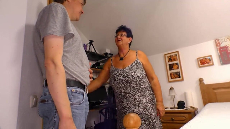Deutschland porn: Bà già nóng bỏng dạy tôi cách đụ