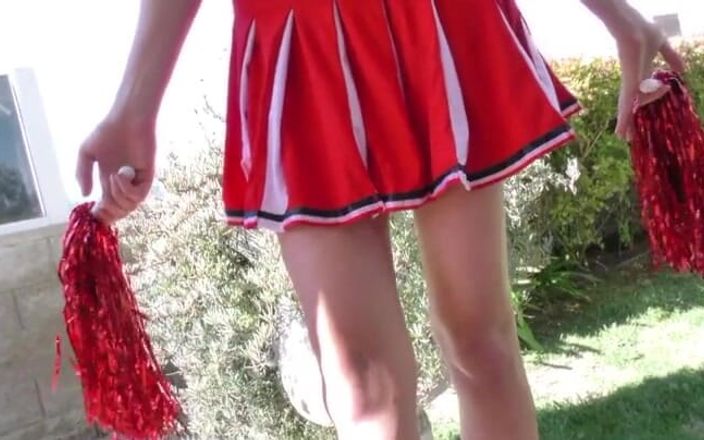 Hefburg: Casting 18 anni calda piccola cheerleader!