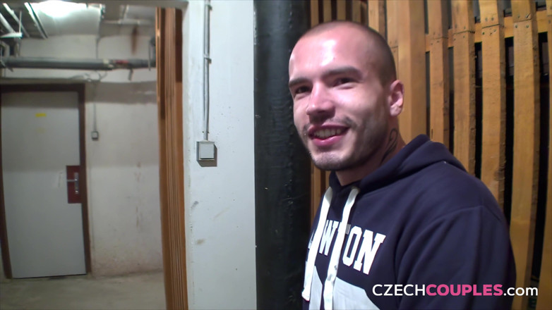 Czech Couples: คู่รักเช็ก 4: สาวผมบลอนด์ที่มีประโยชน์และนมใหญ่