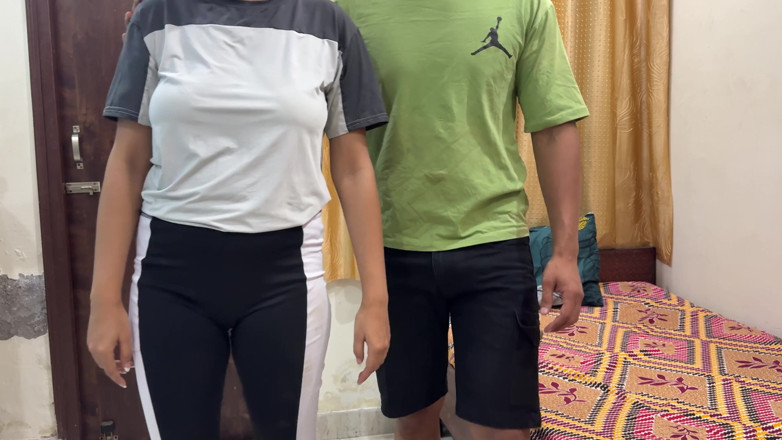 Hornycouple149: Stiefzus was te laat voor de sportschool. Er zijn nog...