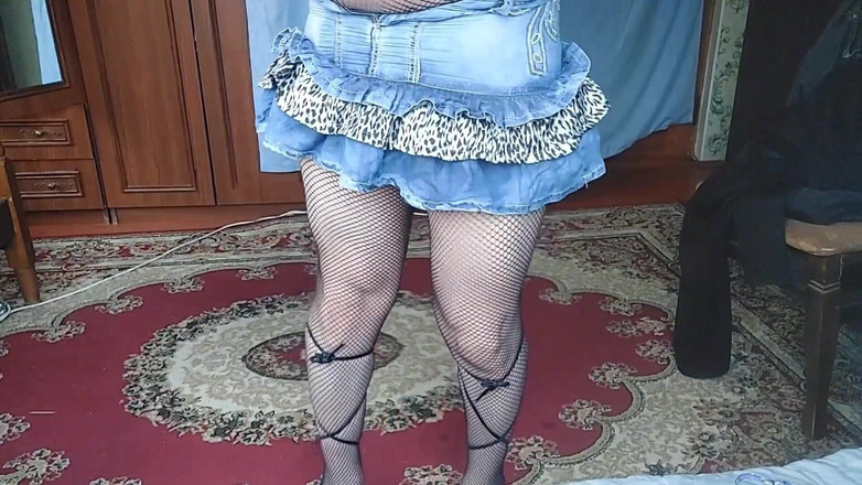 Kitty_Cross: Hände frei abspritzen Süße glatte beine hintern glatte haut modell...