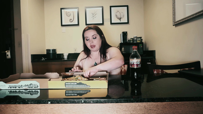 SexyNEBBW: Pizza mi roste břicho a zadek