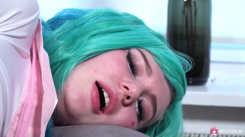 Nu Cosplay: Leyla lure è una troia hentai dai capelli blu arrapata