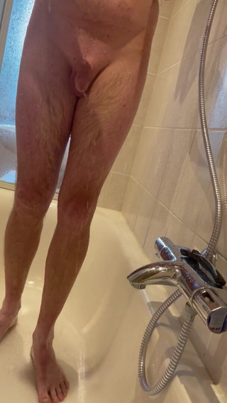 Redboy83: Bilik mandi dan bercukur