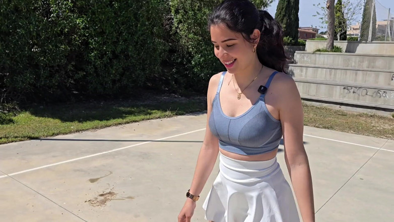 Passionsecret07: Vizinha de patins faz sexo em público no carro