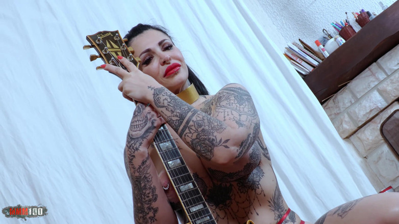 MMM100: Fuck Machine and Anal Sex for the Beautiful Tattooed French...