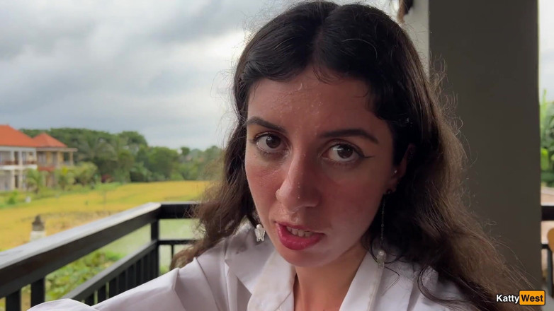 Katty West: Eating Pizza with Cum on My Face in a Cafe...