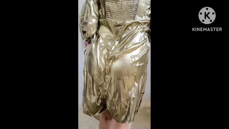 Ankurpriya000: Viděl jsem nevlastní sestru, jak se koupe