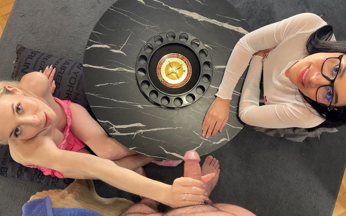 Ignoring Handjobs: वीर्य चुनौती क्रिसमस के लिए तीन लोगों की चुदाई और गेंदों के साथ मस्ती और आकस्मिक रूप से बर्बाद चरमसुख