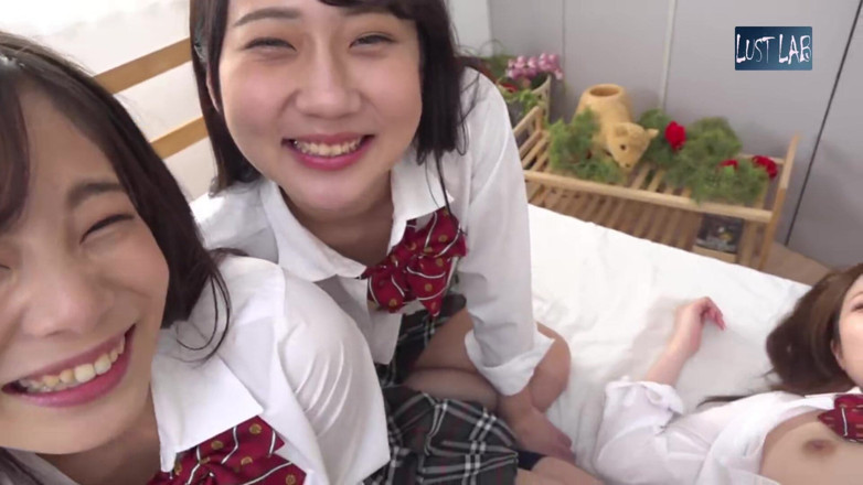Lust lab: Awek bertetek besar, cantik, atau Kecil molek. Permainan payudara lembut...