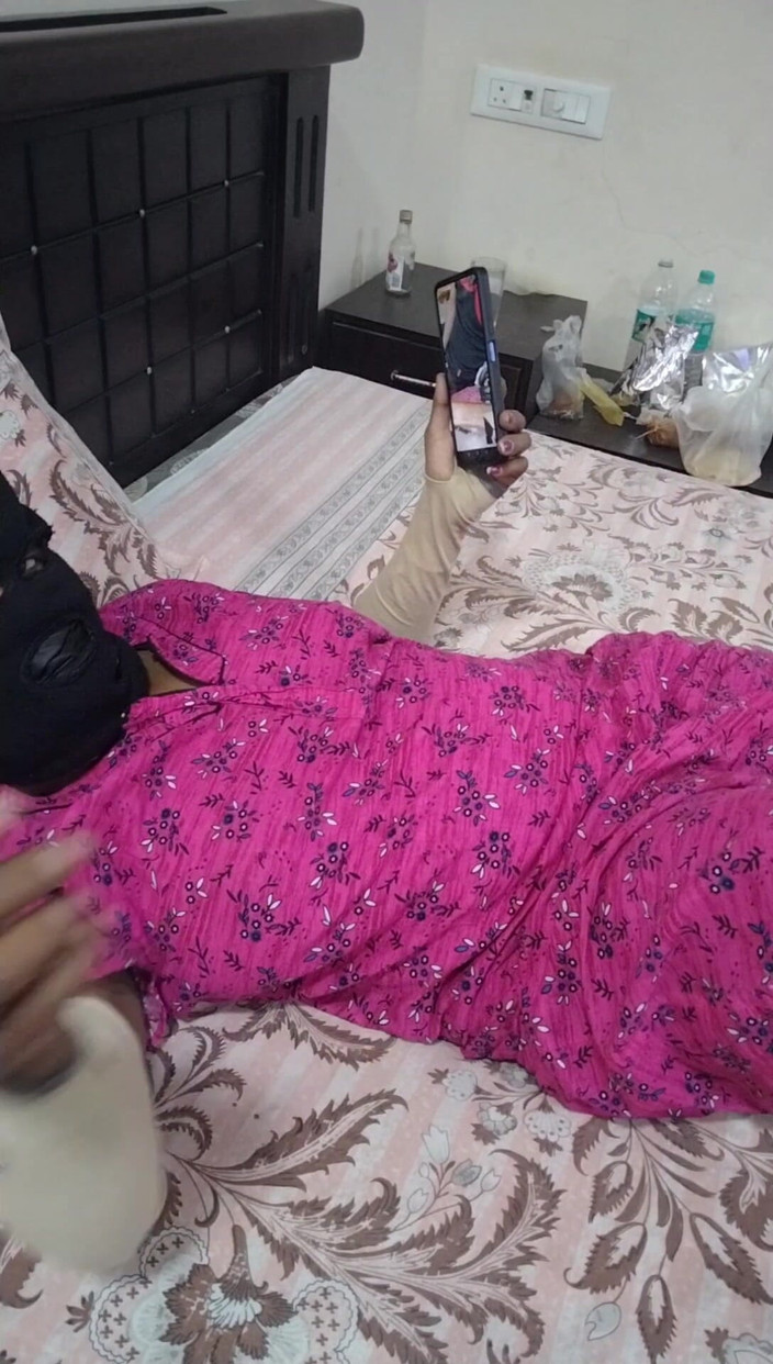 Tamil lesbian: Preparación para el servicio de videollamada