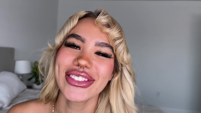 J-Mac: Sexy latina luna Luxe wird herumgefickt und in Full Nelson...