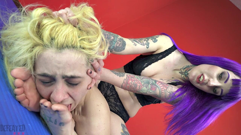 Defeated.xxx: Obligated to Lick Feet - New Mma Fighter - Many Koes