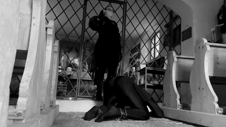 Mistress April: 4월의 지배자 여주인 - 고백