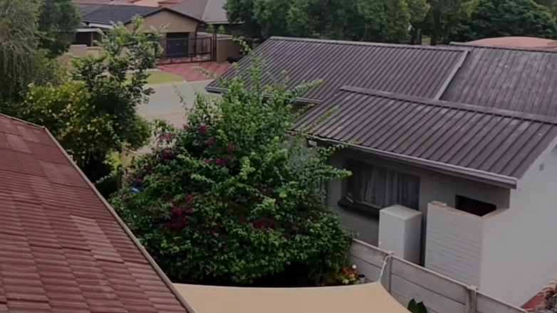 Bigjoefuckalott: Tertangkap jiran saya berkongkek semasa bermain dengan drone saya