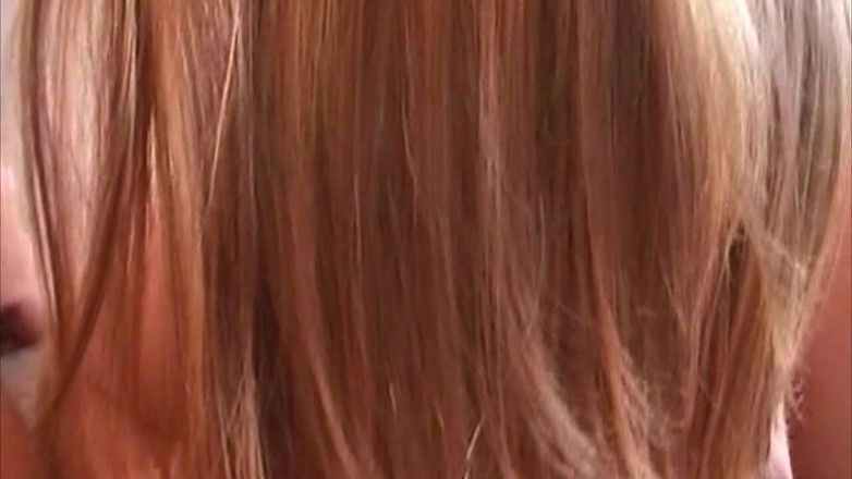 ORGASMX: Kouření a Polykání Spermatu Z Horké Blondýnky