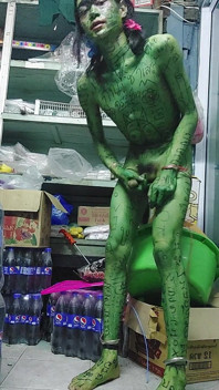 Green Manhandsome, Pria Lucu