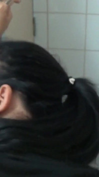 Sex cu sora mea vitregă excitată în toaleta hotelului