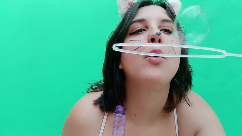 melu_world: Kitty kat mädchen bläst Seifenblasen bei dir - Bunny Looner
