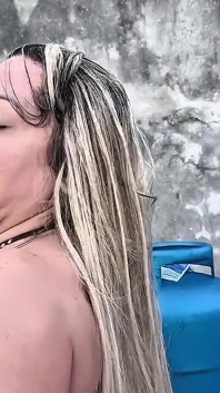 Dei Para O Entregador De Gas