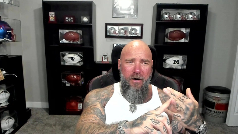 Raw and Uncensored with Masculine Jason: Vychází jako bisexuál
