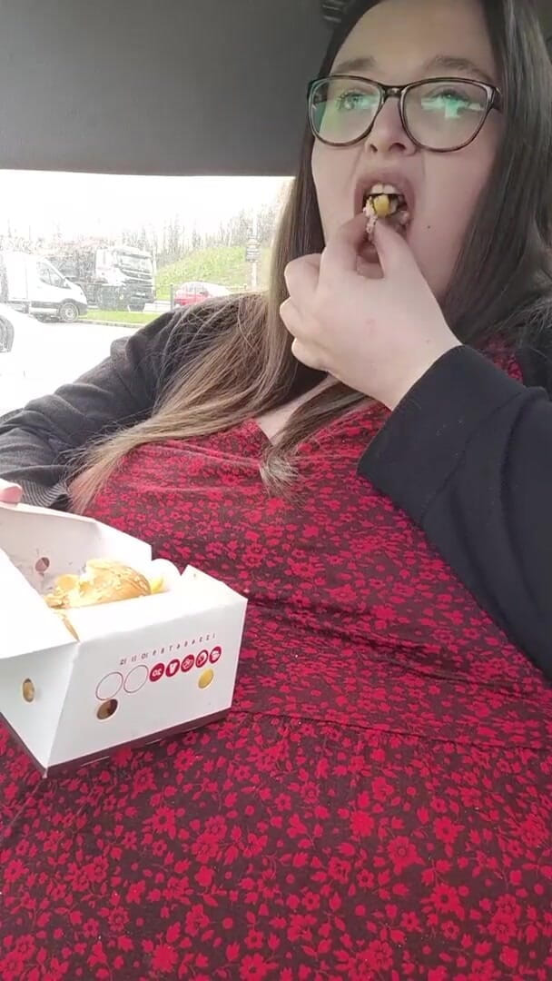 SSBBWLadyBrads: Více nádivky pro milující
