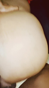 Culona Petite Tumi Tomando Esa Polla De Una BBC