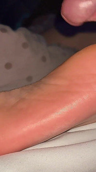 Close up Cum on Beautiful Soles Amateur Footfetish