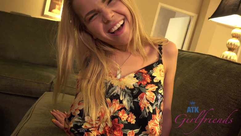 ATK Fans (Girlfriends): Vacances virtuelles à Las Vegas avec la magnifique Alina West, partie 2