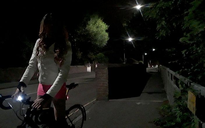 Themidnightminx: Themidnightminx paseo en bicicleta