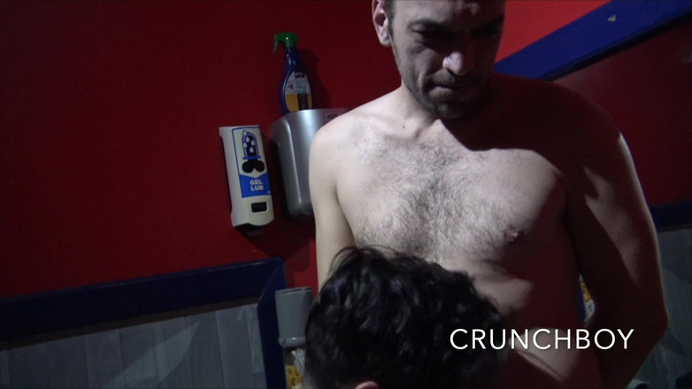 AMATOR BAREBACK FRENCH STUDIO: 2402 사우나의 개인 방에서 생으로 따먹히는 섹시한 트윈크