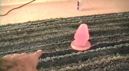 Tight little babes: Joven de cuerpo delgado, ébano tetona con el pelo teñido se...