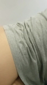 Une latina sexy sait comment faire éjaculer une bite monstrueuse !