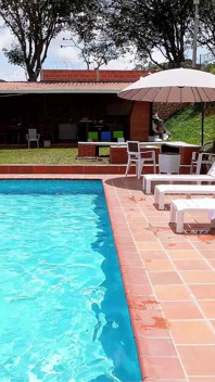 Conozco a Una Hermosa Chica Culona En Un Hotel Y Terminamos Follando Luego De Aceitar Su Cuerpo