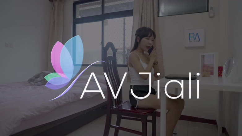 AV Jiali: New masseuse Taiwan babe Xiao Qi needs someone to practice...