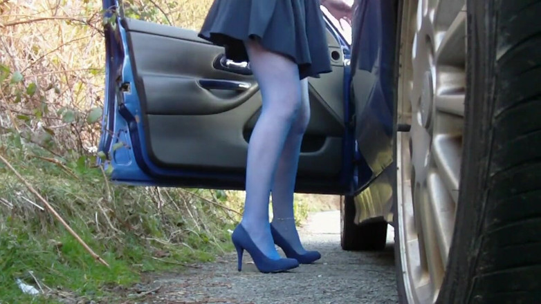 Movies by Louise: Dogging in blue suspenderhose