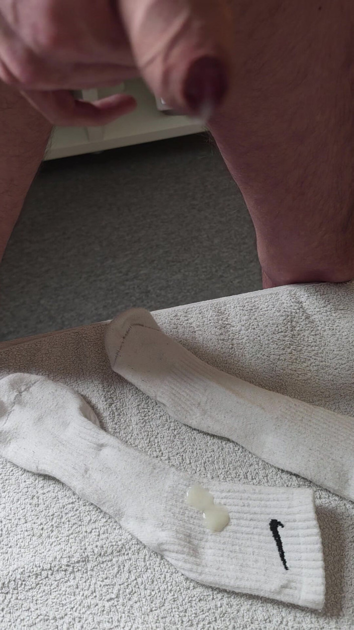 Twotwinkhusbands: Ordered: 2x Pairs of Used Cum Soaked White Nike Socks