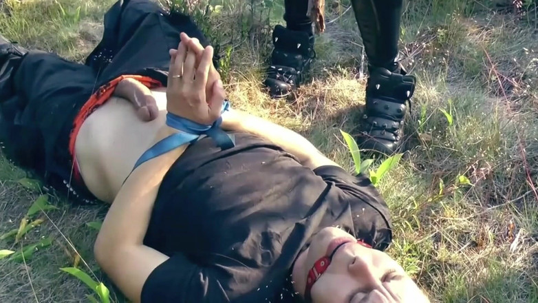 Arya Grander: लंड हिलाने के निर्देश और नए रंडी के लिए बहिनीकरण