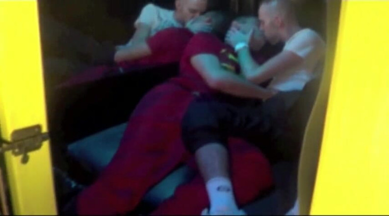 Sneaker gay: Sneaker master top fuck a twink
