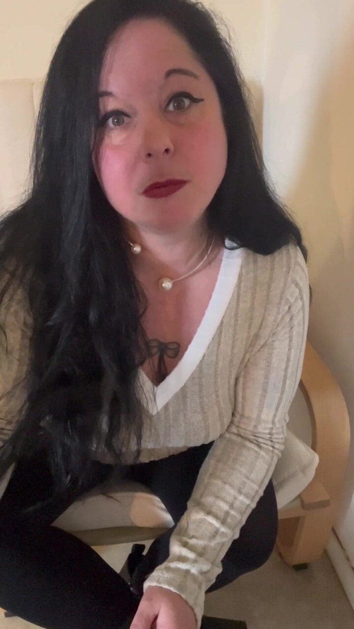 Maitresse Clara: Ik bel je vrouw en vertel haar alles!