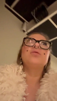 Sandie Candy Cumwalk