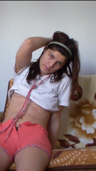 Sexy Teen Pee in Her Short Pants