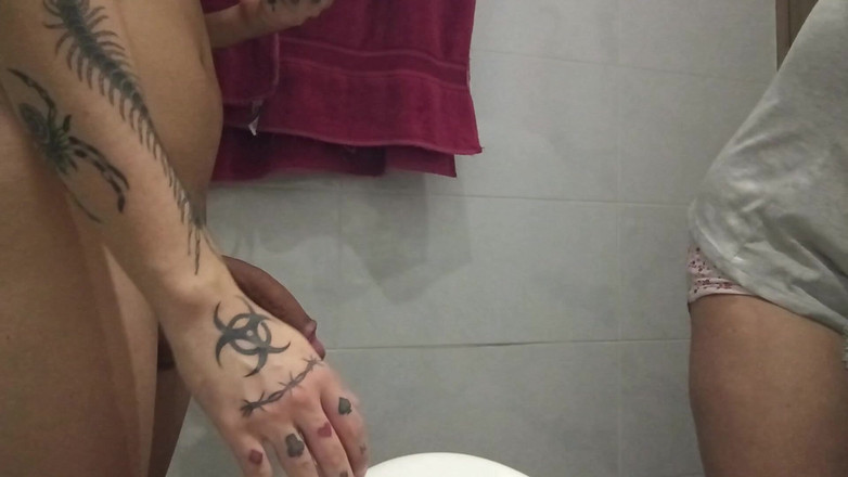 Porntner: La ragazza assaggia il mio sperma per la prima volta