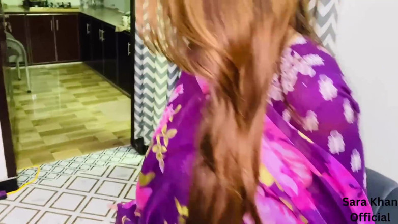 Sarakhan: ¿Qué tal si pago el alquiler con mi apretado coño?