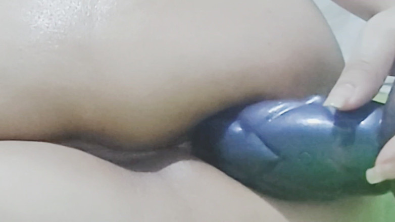 MassiveHungFoxy: Mama vitregă matură sexy caută pe cineva care să pună...