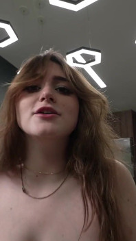 Lilibet Saunders in figliastra cornuta - Creampies Forever