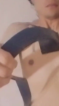 Femboy Versohlt Ihren Effeminierten Hintern Und Ihre Eier
